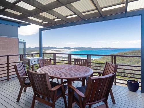 Beach House 7 26 One Mile Close air conditioned wifi foxtel linen — 4-Star Luxury Hotel in Anna Bay, Australia