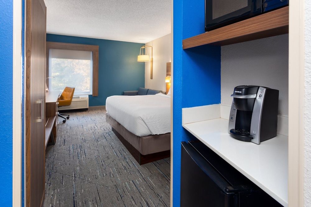 Holiday Inn Express New Albany Louisville NW by IHG - photo 12