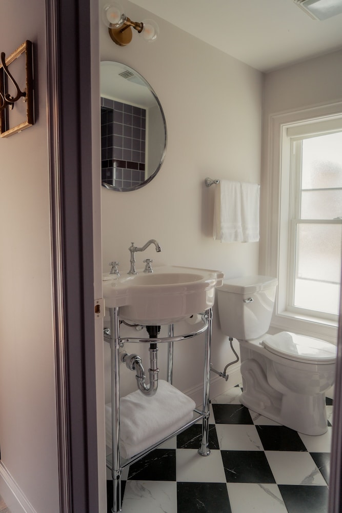 The Bookhouse Hotel - photo 21