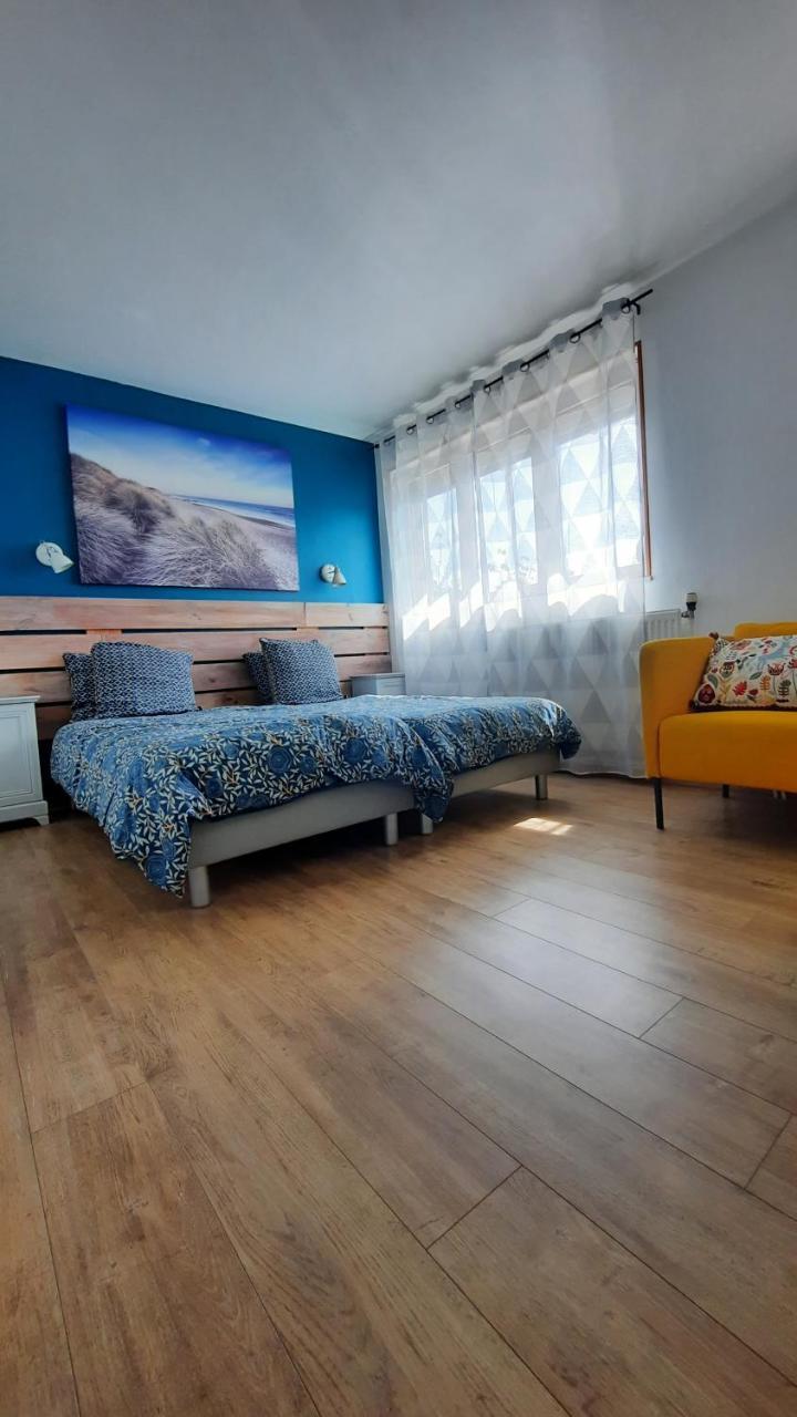 Maison Chez Lili a 200 M de la Plage Jardin Prive Et Clos — 4-Star Luxury Hotel in Gravelines, France