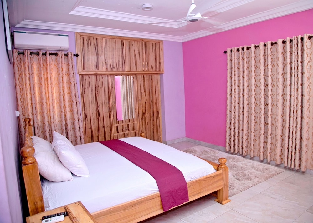 Mays Haven - carbon neutral hotel in Accra