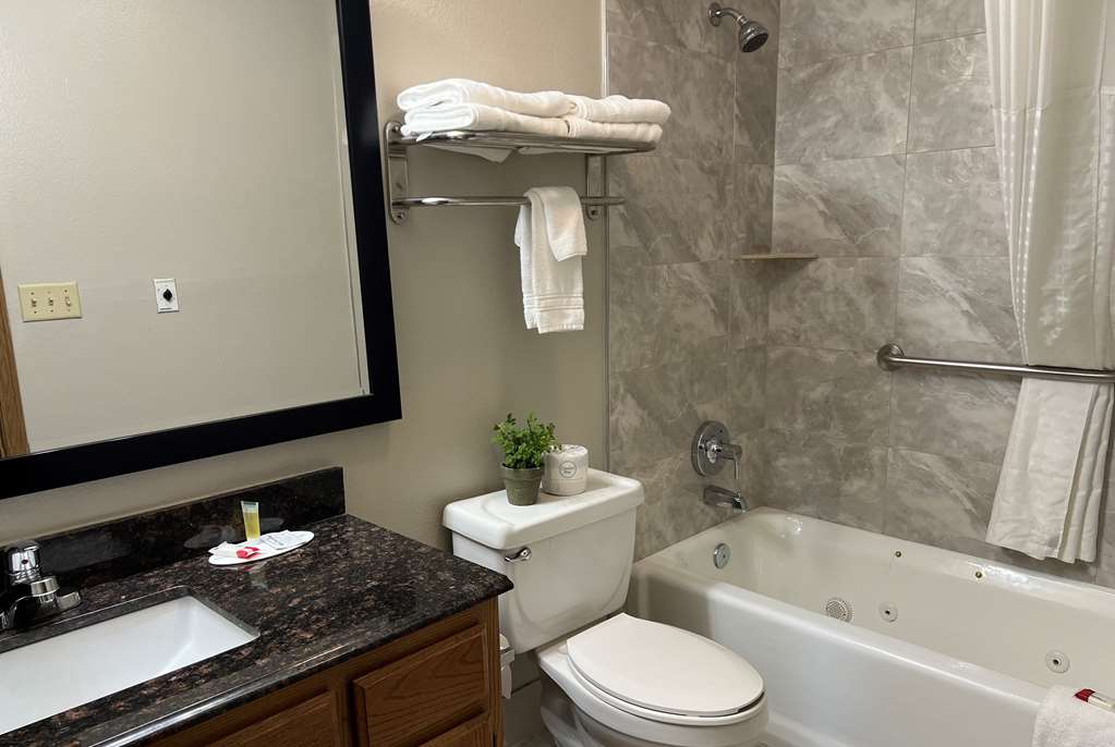 Days Inn by Wyndham Grove - photo 16