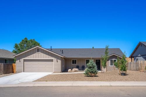 Travelers Paradise 3BR House Near Route 66 and Grand Canyon — 4-Star Luxury Hotel in Williams, United States