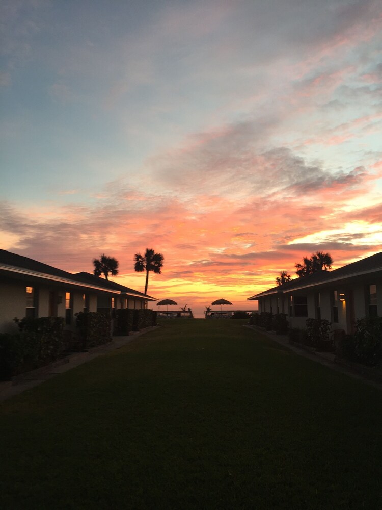 Surf Studio Beach Resort - photo 49