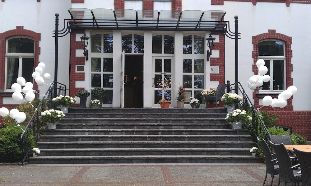 Landhotel Sophienhöhe — Kerpen — photo 3