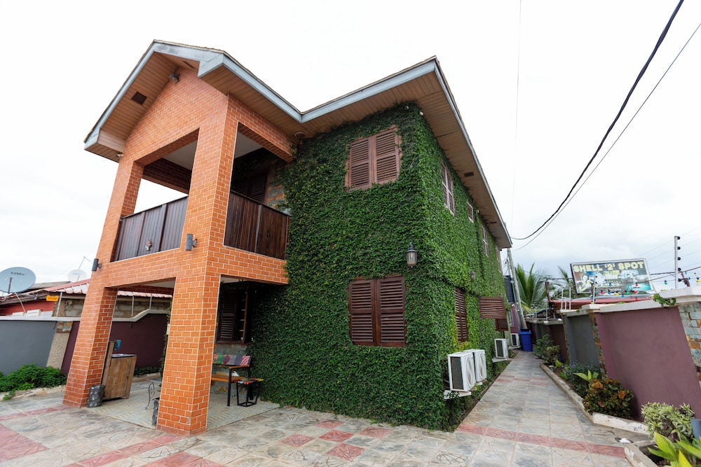 Bays Boutique Apartment — 4-Star Luxury Hotel in Accra, Ghana
