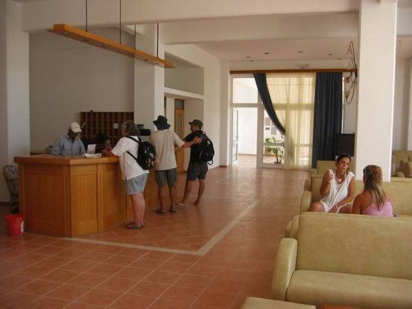 Eristos Beach Hotel — hotel in Megalo Chorio