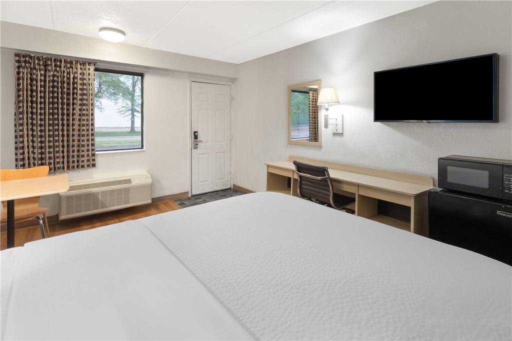 Travelodge by Wyndham Madison Heights MI - photo 17
