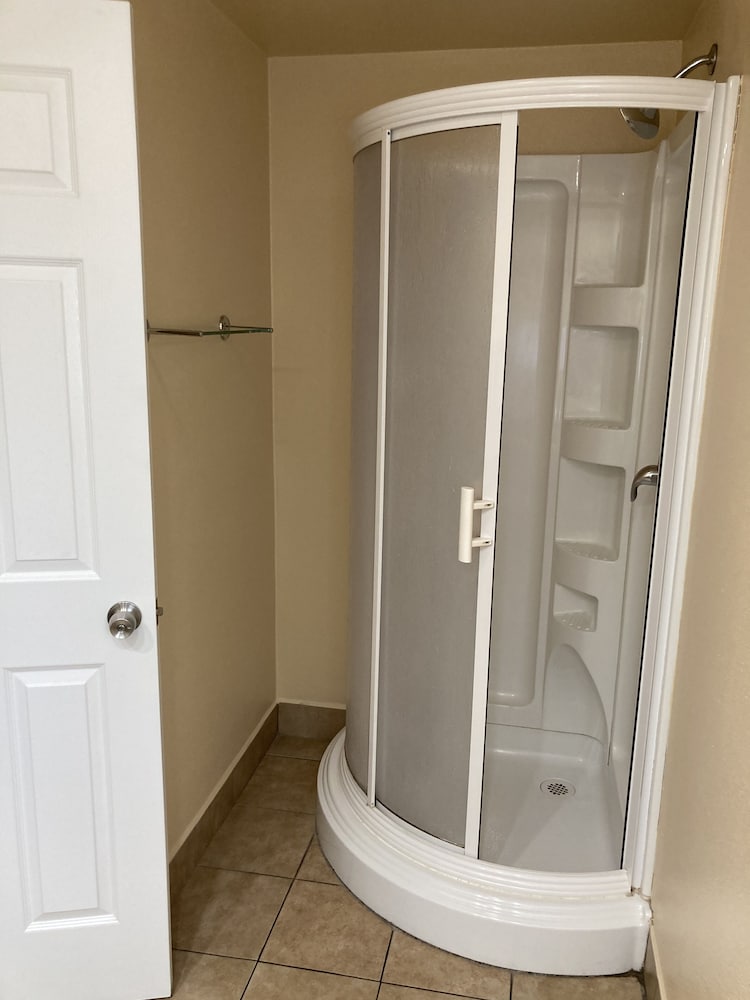 Tri Valley Inn and Suites Pleasanton - photo 43