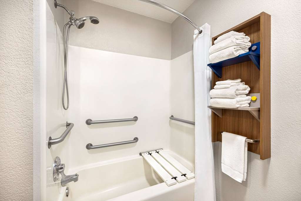 Microtel Inn & Suites by Wyndham New Ulm - photo 10