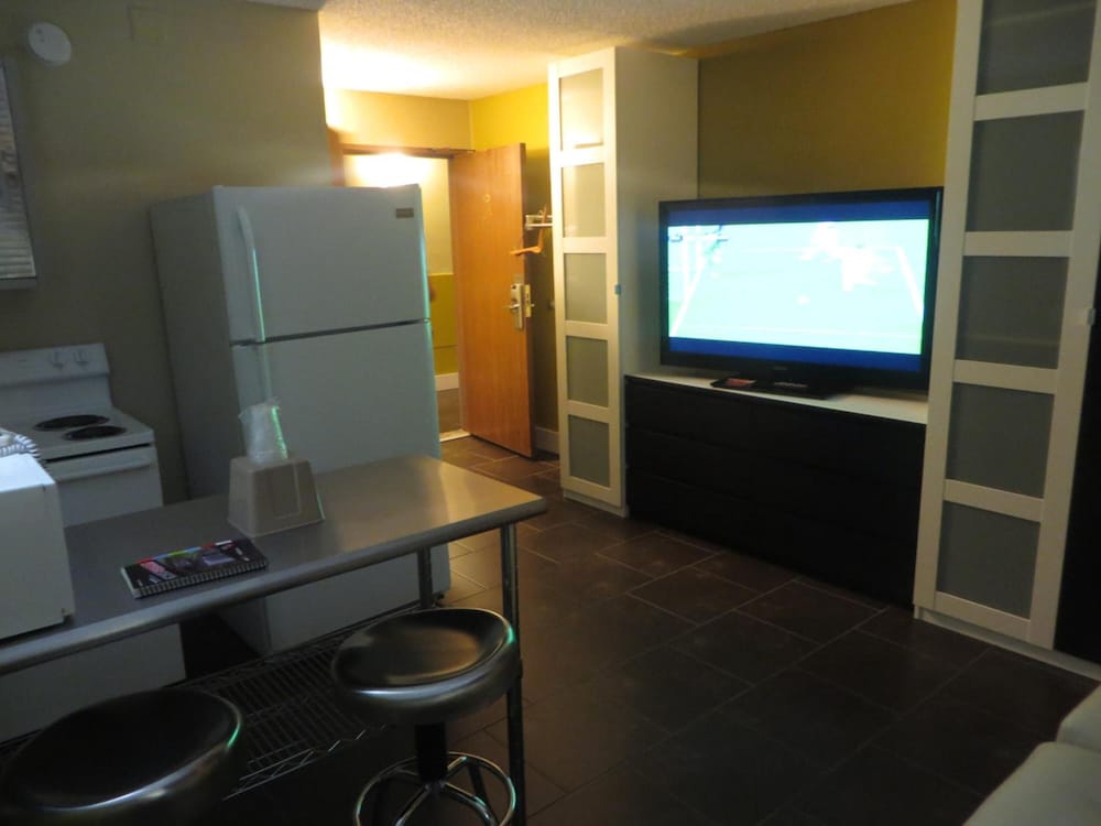 Riverside Suites - photo 36