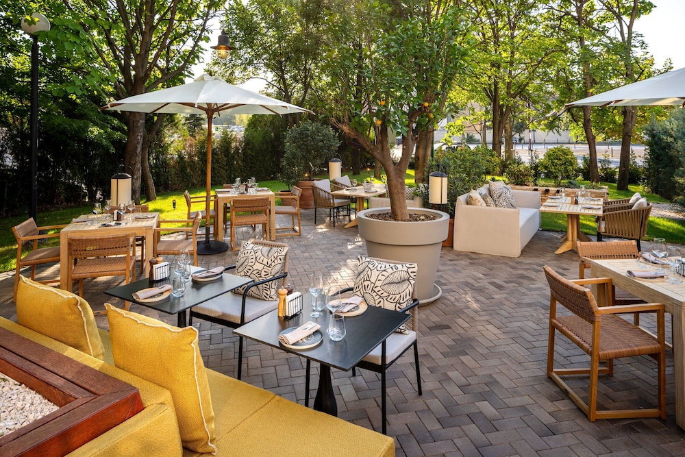 מזון ומשקאות