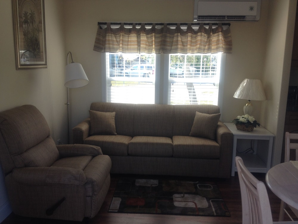 Winter Quarters Encore Manatee RV Resort - photo 14