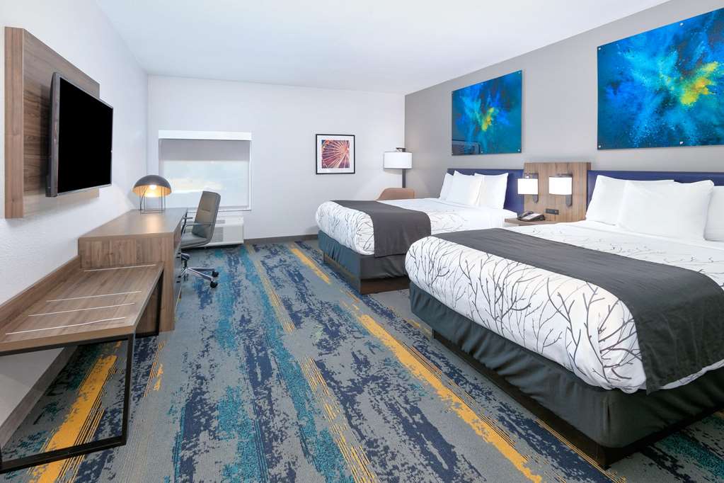 La Quinta Inn & Suites by Wyndham Dallas Fairpark - photo 38