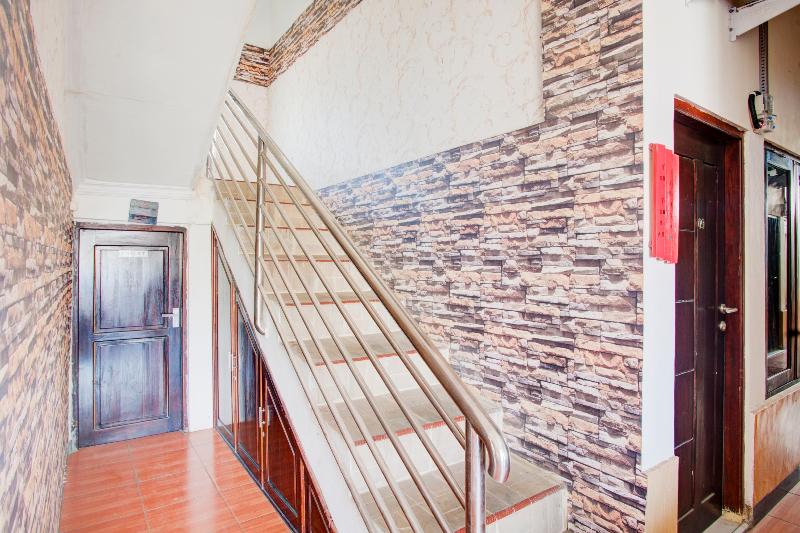 OYO 2965 Silvia Homestay