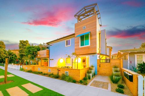 New Tremont Modern Beach — 4-Star Luxury Hotel in Oceanside, United States