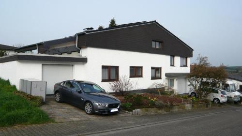 Große Ferienwohnung Sinsheim Dühren — 4-Star Luxury Hotel in Sinsheim, Germany