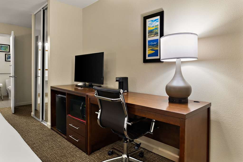 Comfort Inn & Suites Sequoia Kings Canyon - photo 14