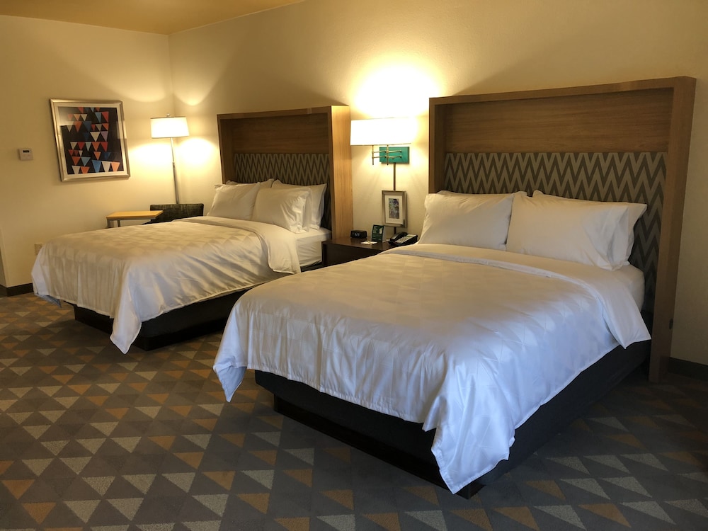 Holiday Inn & Suites Memphis Southeast Germantown by IHG - photo 2