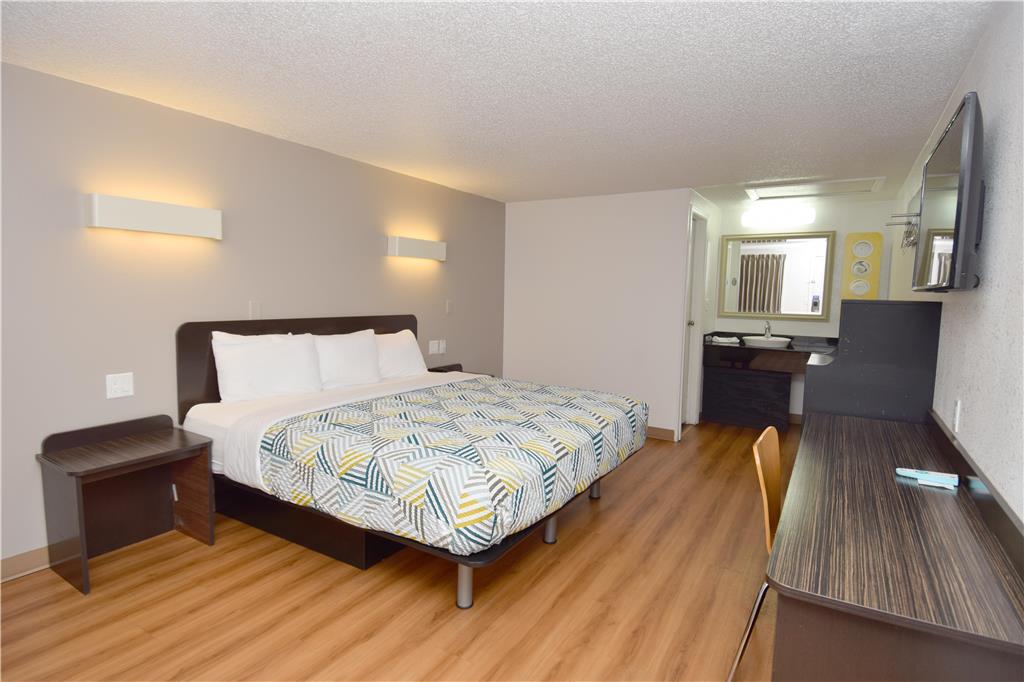 Motel 6 Hamburg NY - photo 20