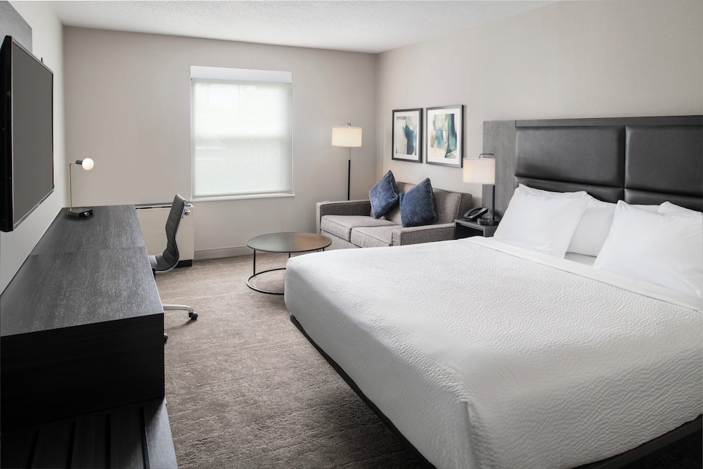 Holiday Inn Express South Burlington Downtown - photo 8