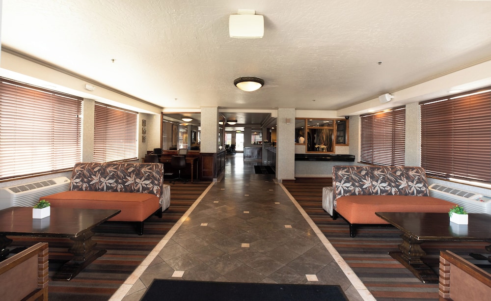 Oxford Suites Lancaster - photo 4