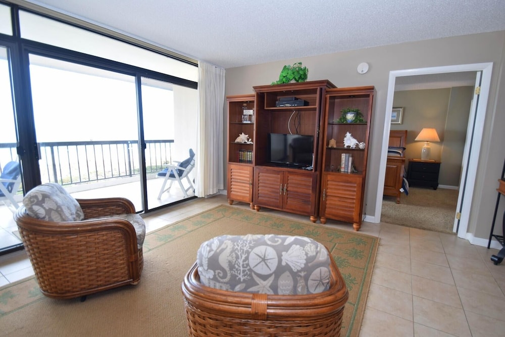 Braemar Towers 412 2 Br Condo - photo 9