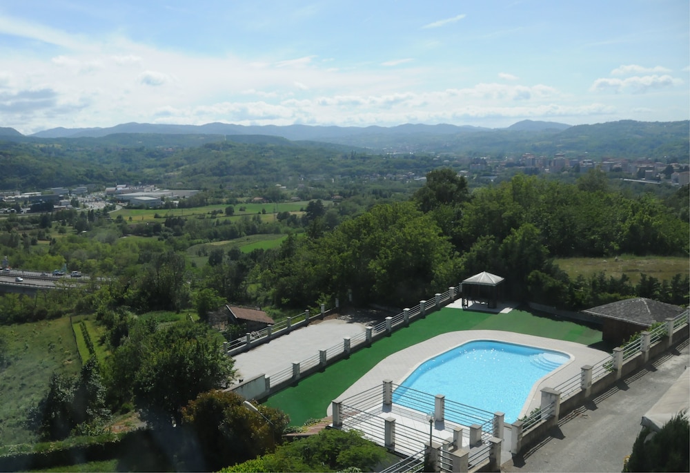 Albergo Villa Ester — 4-Star Luxury Hotel in Tagliolo Monferrato, Italy