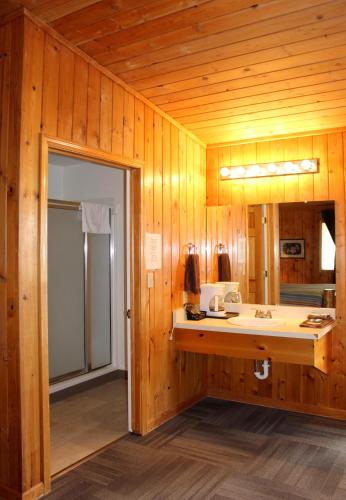 Boulder Inn - photo 16