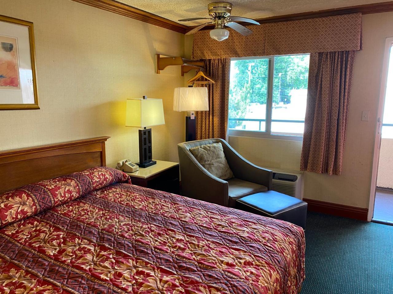 New Century Inn - photo 18