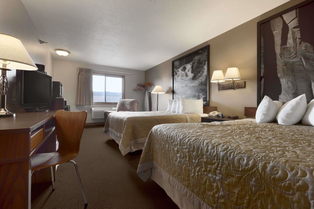 Super 8 by Wyndham Sioux Falls 41st Street - photo 4