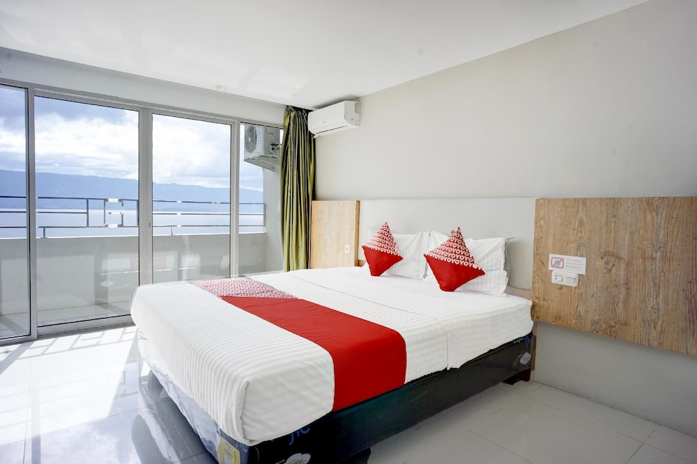 Collection O Gapura Hotel Near Parapat Penatapan Danau Toba in Parapat, Indonesia