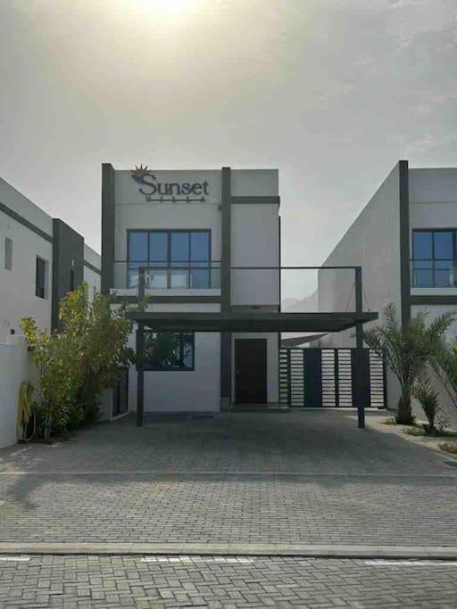 Sunset villa — 4-Star Luxury Hotel in Al Fujairah City, United Arab Emirates