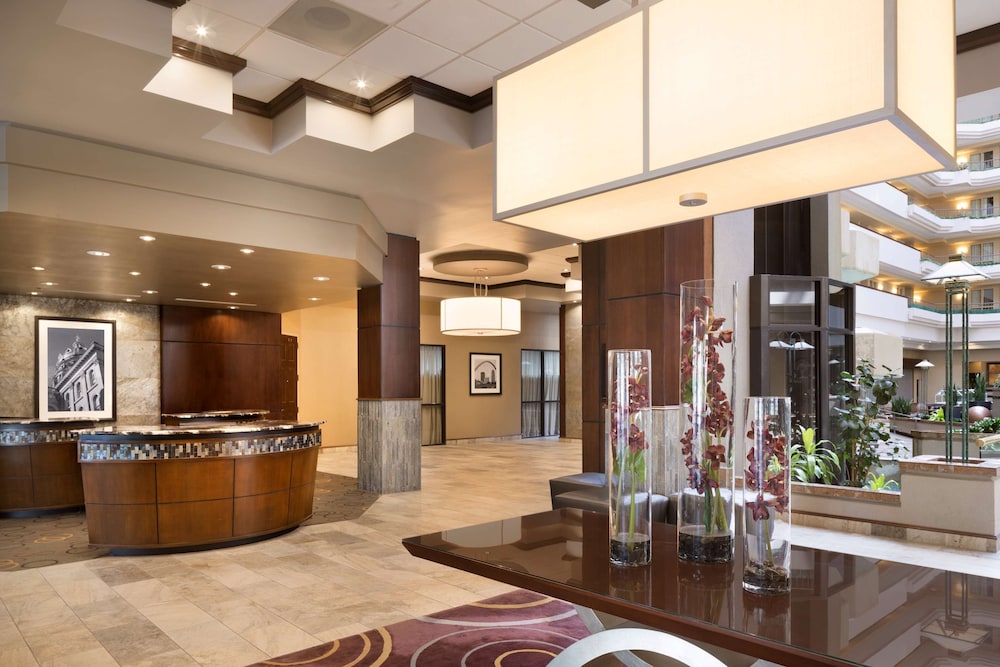 Embassy Suites Hotel Des Moines Downtown - photo 4