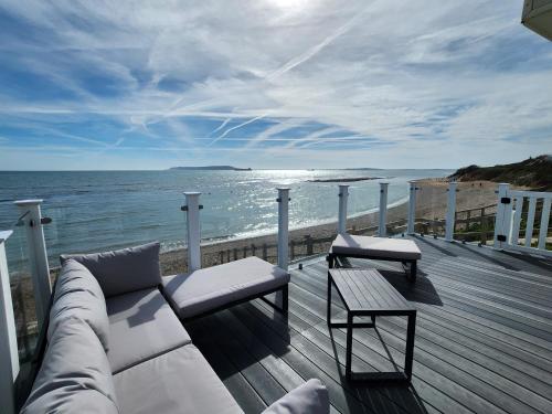 Pemberton Avon pitch 30 Creek Caravan Park dog friendly in Ringstead, United Kingdom