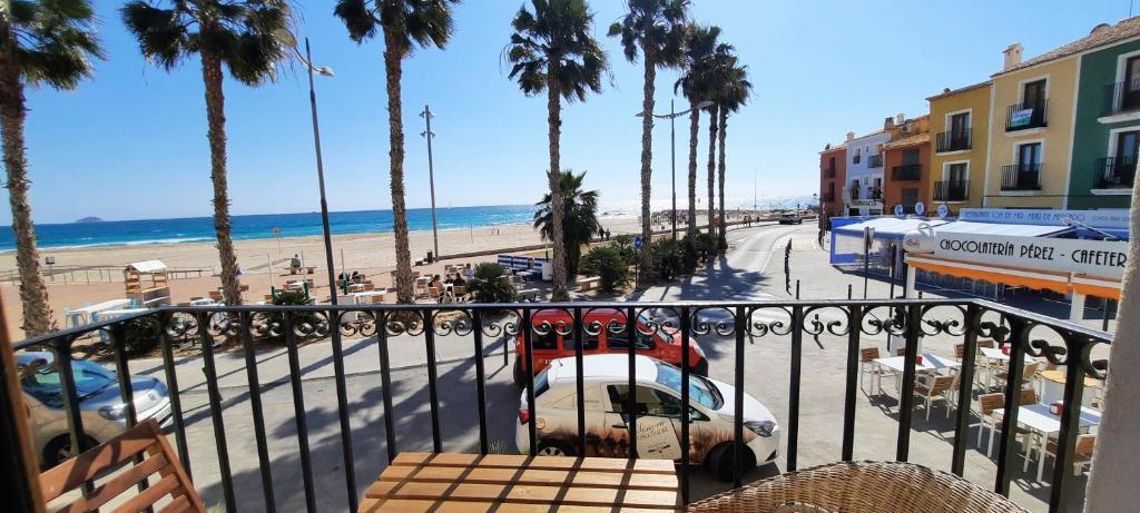 AR28 1 Coqueto apartamento en primera línea de playa — 4-Star Luxury Hotel in Villajoyosa, Spain