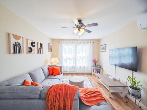 Tranquil Riverside Abode in Cornwall, Canada