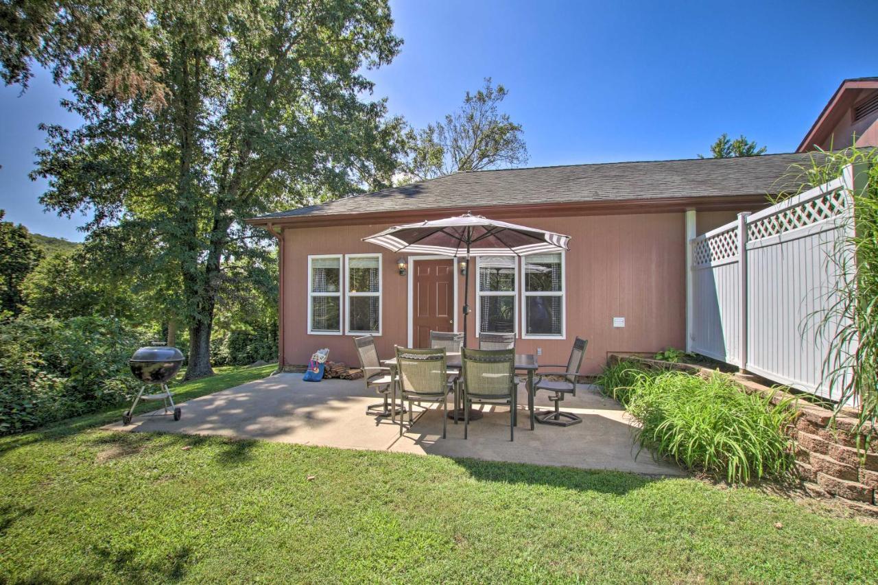 Turtle Rock Ironton Cabin With Furnished Patio 17922706 — Ironton