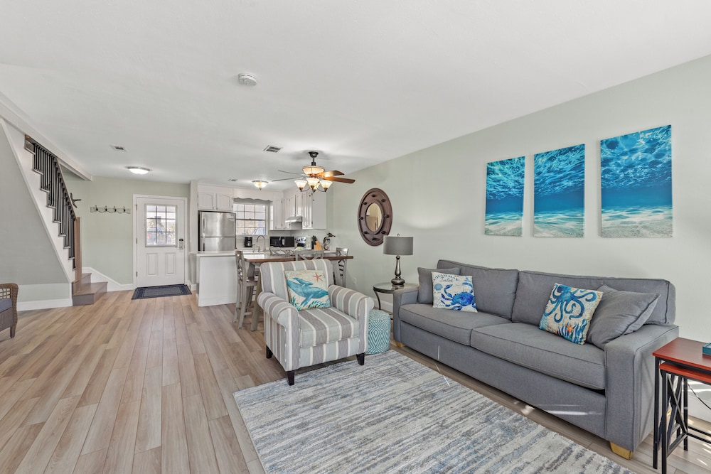 18817 Deluna Ct Luna De Mar — 4-Star Luxury Hotel in Panama City Beach, United States
