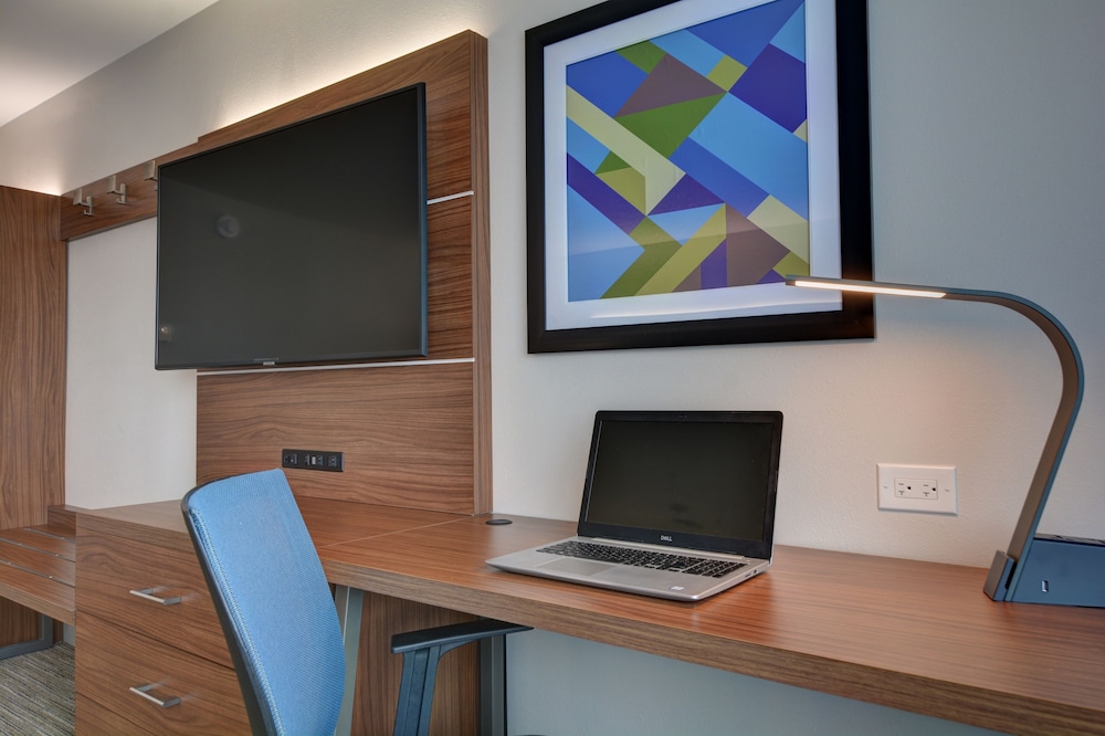 Holiday Inn Express & Suites Greenville Taylors by IHG - photo 15