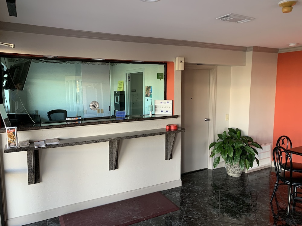 Americas Best Value Inn Houston Hobby Airport - photo 2