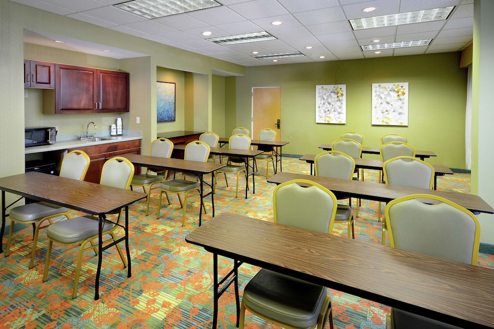 Hampton Inn Martinsville - photo 46
