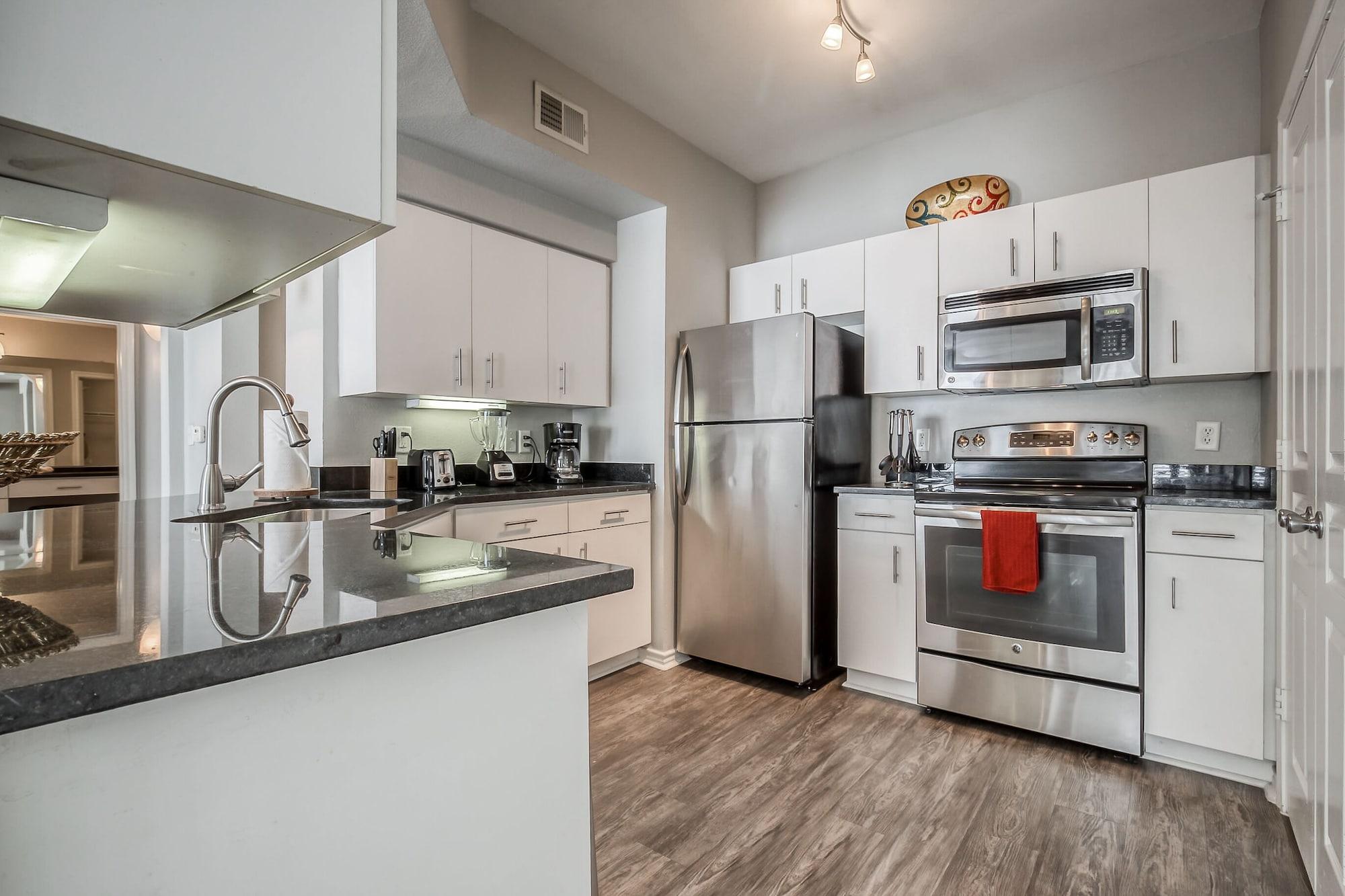 Modern Uptown Dallas Stay by Amyfinehouse - photo 29