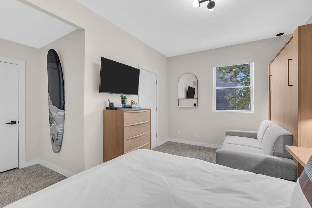 The St Laurent Social Club & Guest Rooms - photo 9