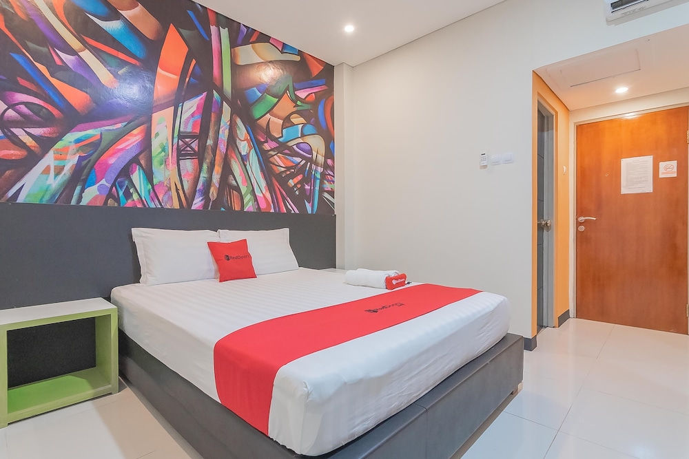 RedDoorz at Rajawali KM 5 Palangkaraya in Palangkaraya, Indonesia