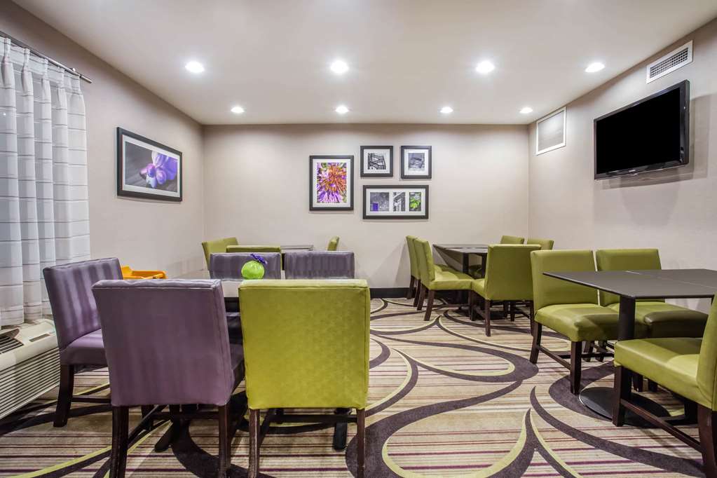 La Quinta Inn by Wyndham Oshkosh - photo 57