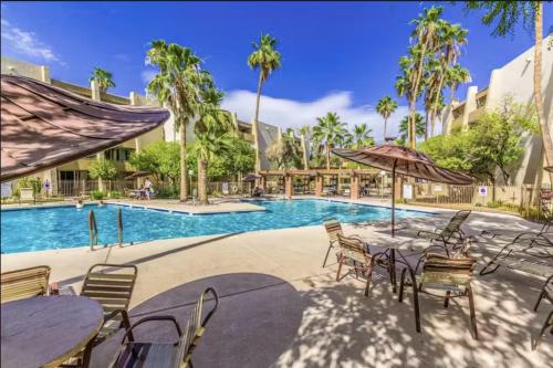 Renovated Condo With Pool Spa & Gym Access — 4-Star Luxury Hotel in Scottsdale, United States