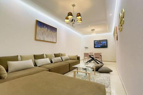Havre de Confort Proche de Tout à 5 min de la Gare — 4-Star Luxury Hotel in Casablanca, Morocco