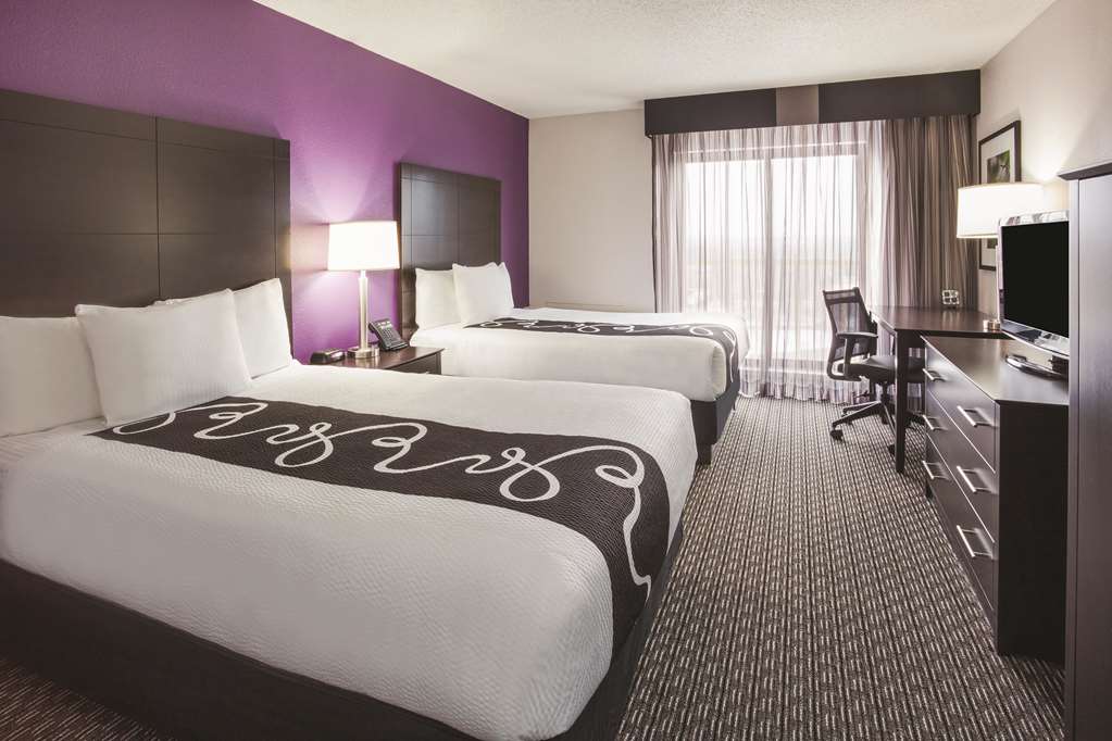 La Quinta Inn & Suites by Wyndham Minneapolis Bloomington W - photo 23