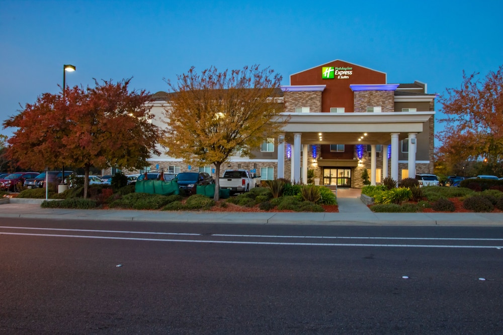 Holiday Inn Express Hotel & Suites Roseville Galleria Area by IHG - photo 127